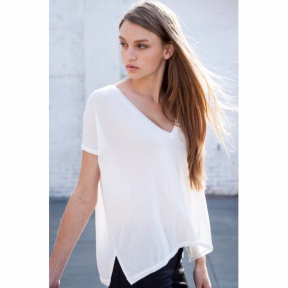 Brandy Melville sheron V Neck Top